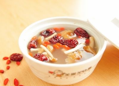 白菜干茶樹(shù)菇扁豆薏米湯